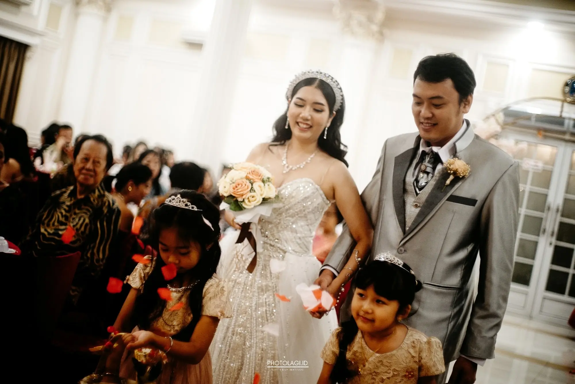 Kelopak dari para flower girl.